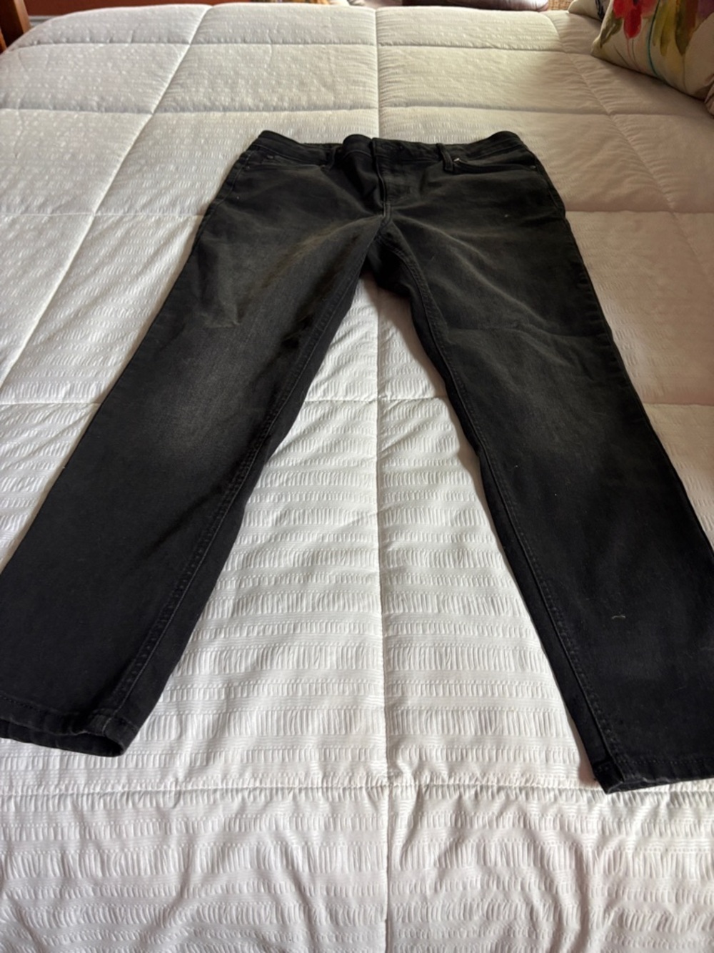 Simply Vera Vera Wang women’s Black Slim Straight Jeans